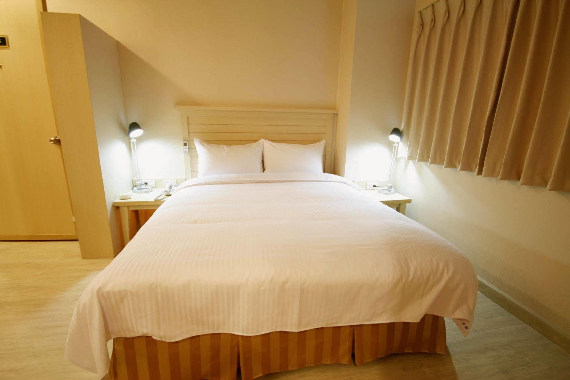 Kindness Hotel - Tainan Minsheng מראה חיצוני תמונה